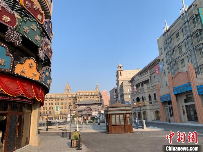 横店梦外滩 奚金燕 摄 横店梦外滩 奚金燕 摄