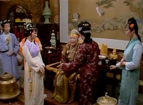 图片来源:87版《红楼梦》视频截图。 图片来源:87版《红楼梦》视频截图。